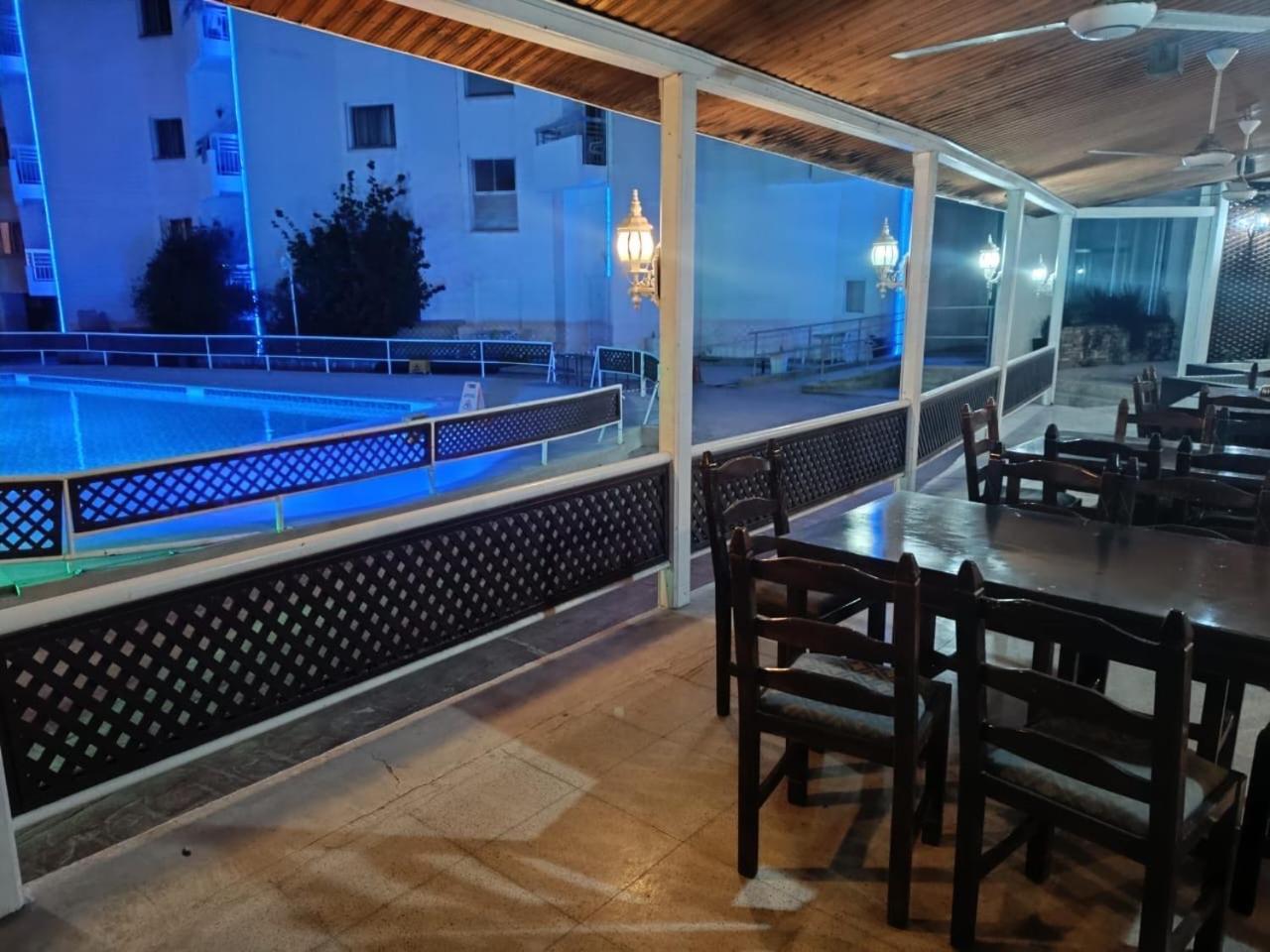 Boronia Hotel Apartments Larnaca Eksteriør billede