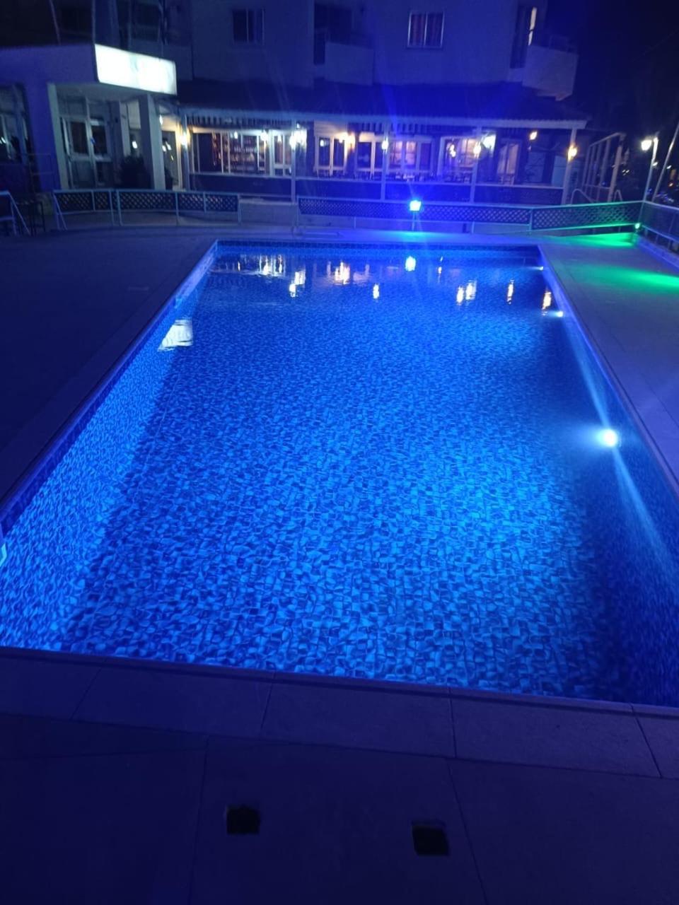 Boronia Hotel Apartments Larnaca Eksteriør billede
