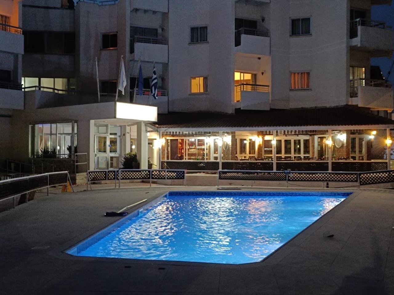 Boronia Hotel Apartments Larnaca Eksteriør billede